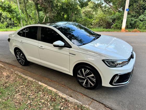 VOLKSWAGEN VIRTUS 1.0 200 TSI HIGHLINE AUTOMÁTICO